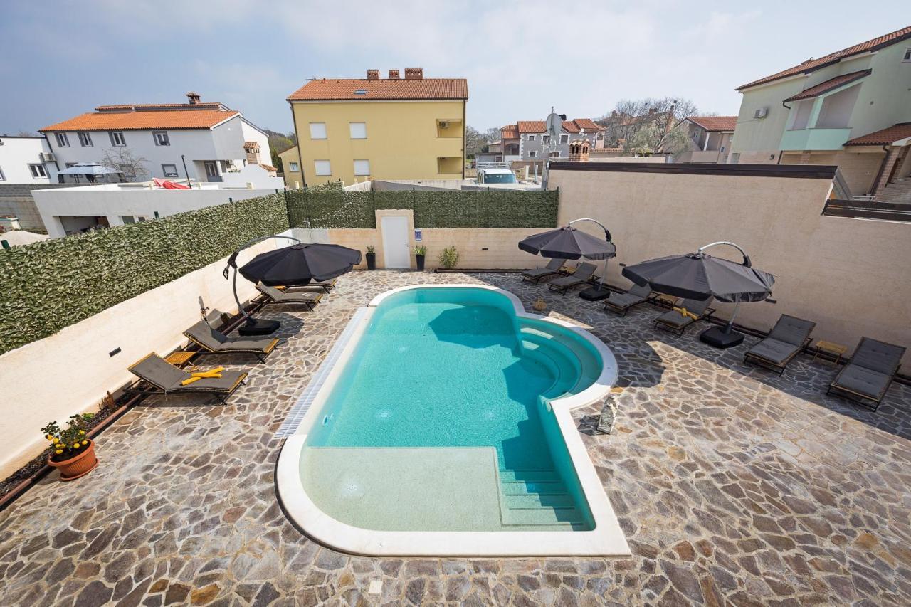 Villa Nur Pula Exterior photo
