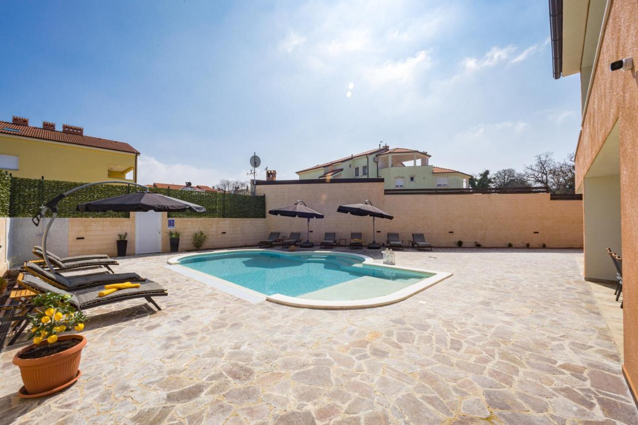 Villa Nur Pula Exterior photo